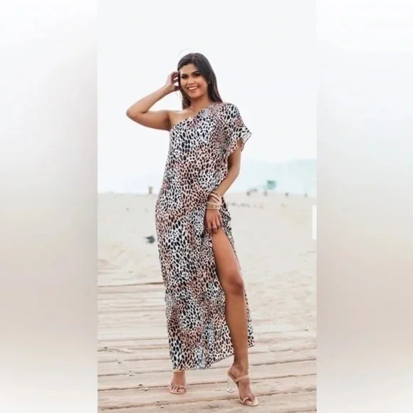 Buddy Love Grace Cheetah One shoulder maxi dress with side slit. - Picture 2 of 9